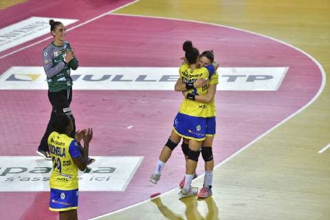 Handball, Damen, Metz Handball gewinnt französische Meisterschaft Metz handball vs OGC Nice handball joie de Edwige beatrice HANDBALL : Championnat de France Femmes match retour Metz Handball vs Nice match retour MAO Panoramic 