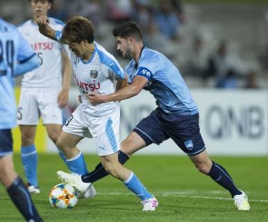 AFC CHAMPIONS LEAGUE SYDNEY FC FRONTALE, Manabu Saito of Kawasaki Frontale is wrapped up during the Group H, AFC Champions League match between the Sydney FC and the Kawasaki Frontale at Netstrata Jubilee Stadium in Sydney, Tuesday, May 21, 2019. ( NO ARCHIVING, EDITORIAL USE ONLY, NO USE IN BOOKS WITHOUT CONSENT SYDNEY NSW AUSTRALIA  Copyright: xCRAIGxGOLDINGx 20190521001400560449