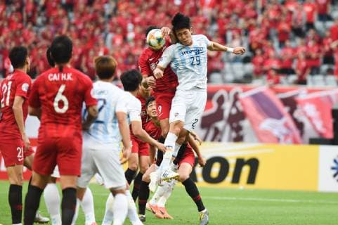 SHANGHAI, CHINA - MAY 21: Kim Su-an 29 of Ulsan Hyundai in action during the AFC Champions League Group H match between Shanghai SIPG and Ulsan Hyundai at Shanghai Stadium on May 21, 2019 in Shanghai, China.  Copyright: xVCGx CFP111217594147 