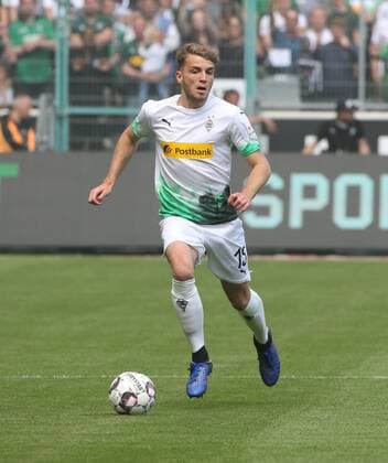 VFL Borussia Mönchengladbach - Borussia Dortmund 18.05.2019 Louis Jordan Beyer (VFL) Aktion , Freisteller, Einzelbild DFL REGULATIONS PROHIBIT ANY USE OF PHOTOGRAPHS AS IMAGE SEQUENCES AND OR QUASI-VIDEO