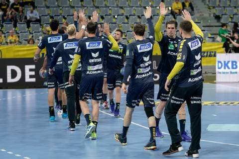 Spieler der Rhein-Neckar-Löwen, klatschen sich vor dem Spiel ab, motivieren sich auf die Partie, Motivation, Vorfreude, Zuversicht, zuversichtlich, Aktion, Action, 23.05.2019, Mannheim, Handball, DKB Bundesliga, Rhein-Neckar Löwen - FRISCH AUF! Göppingen