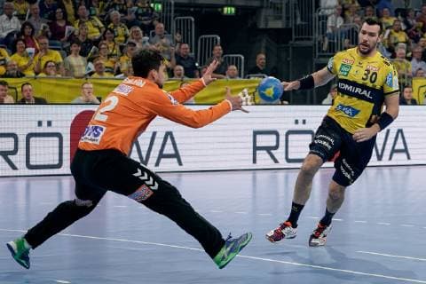 v.li.: Daniel Rebmann (Torwart, Göppingen, 12), Gedeon Guardiola (RNL, 30), Aktion, Action, Spielszene, 23.05.2019, Mannheim, Handball, DKB Bundesliga, Rhein-Neckar Löwen - FRISCH AUF! Göppingen