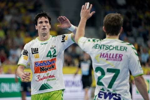 v.li.: Torschütze Nemanja Zelenovic (Göppingen, 42) und Marco Rentschler (Göppingen, 27), jubeln über ein Tor, Jubel, Torjubel, Torerfolg, celebrate the goal, goal, celebration, Jubel ueber das Tor, optimistisch, Spielszene, Highlight, Action, Aktion, 23.05.2019, Mannheim, Handball, DKB Bundesliga, Rhein-Neckar Löwen - FRISCH AUF! Göppingen