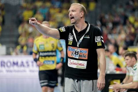 Hartmut Mayerhoffer (Trainer, Cheftrainer, Göppingen), gibt Anweisungen, gestikuliert, mit den Armen gestikulieren, gives instructions, gesticulate, Einzelbild, Aktion, Action, 23.05.2019, Mannheim, Handball, DKB Bundesliga, Rhein-Neckar Löwen - FRISCH AUF! Göppingen