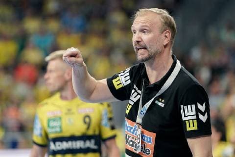 Hartmut Mayerhoffer (Trainer, Cheftrainer, Göppingen), gibt Anweisungen, gestikuliert, mit den Armen gestikulieren, gives instructions, gesticulate, Einzelbild, Aktion, Action, 23.05.2019, Mannheim, Handball, DKB Bundesliga, Rhein-Neckar Löwen - FRISCH AUF! Göppingen