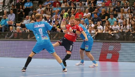 TVB Stuttgart - SG Flensburg-Handewitt Deutschland, Stuttgart, 23.05.2019, Handball, DKB Bundesliga, Saison 2018 2019, TVB Stuttgart - SG Flensburg-Handewitt: v.l. Jim Gottfridsson (SG Flensburg-Handewitt), Tobias Schimmelbauer (TVB Stuttgart).