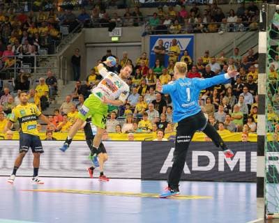 Marcel Schiller (Goeppingen) beim Wurf gegen Mikael Appelgren (Loewen) beim Spiel Rhein Neckar Loewen vs. Frisch Auf Goeppingen in der 1. Handball Bundesliga am 23.05.2019, Rhein Neckar Loewen vs. Frisch auf Goeppingen, Handball, 1. Handball Bundesliga, 23.05.2019 Mannheim Copyright: xEIBNER MichaelxBermelx EP_eer