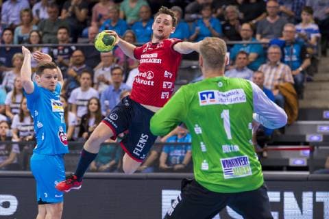 Stuttgart, Deutschland 23. Mai 2019: HBL - 18 19 - TVB 1898 Stuttgart vs. SG Flensburg-Handewitt v.li. David Schmidt (Stuttgart), Hampus Wanne (Flensburg), Torhueter Johannes Bitter (Stuttgart) Stuttgart Porsche Arena Baden-Württemberg Deutschland