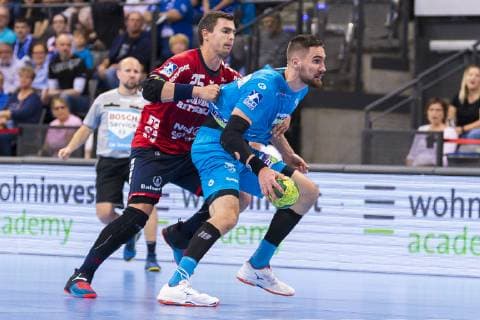 Stuttgart, Deutschland 23. Mai 2019: HBL - 18 19 - TVB 1898 Stuttgart vs. SG Flensburg-Handewitt v. li. im Zweikampf Rasmus Lauge Schmidt (Flensburg) und Dominik Weiss (Stuttgart) Stuttgart Porsche Arena Baden-Württemberg Deutschland
