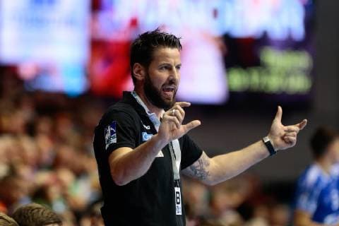 23.05.2019, xtgx, Handball DKB Bundesliga, SC Magdeburg - VfL Gummersbach emspor, v.l. Bennet Wiegert (Magdeburg, Trainer) gibt Anweisungen, gestikuliert mit den Armen, gesticulate, gives instructions GETEC Arena