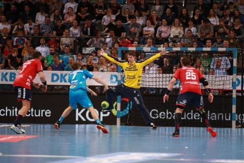 Torwart Torbjorn Bergerud (SG Flensburg - Handewitt) gegen Bobby Schagen (TVB 1898 Stuttgart) TVB 1898 Stuttgart - SG Flensburg - Handewitt, DKB 1. Handball Bundesliga am 23. 05. 2019 Stuttgart Copyright: xEIBNER Benjamin_Laux EP_BLU