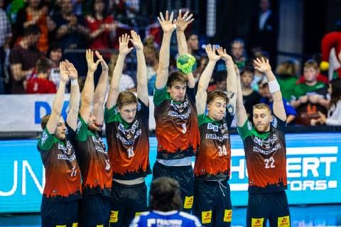 Sport Bilder des Tages Team SC Magdeburg, Juan Munoz de la Pena 13 (SC Magdeburg), Piotr Chrapkowski 3 (SC Magdeburg), Michael Damgaard 34 (SC Magdeburg), Lukas Mertens 22 (SC Magdeburg) waehrend der Saison 2018-2019 in der 1. Handball Bundesliga (Herren) zwischen SC Magdeburg und VfL Gummersbach in der GETEC Arena am 23. May 2019 in Magdeburg, Sachsen Anhalt (Saxony Anhalt), Deutschland (Germany)