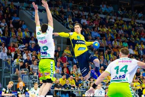 Rhein Neckar Loewen - Frisch Auf! Göppingen Torschuss vom Rhein Neckar Loewe Vladan Lipovina (Nr.5) - beim Bundesliga Spiel der Rhein Neckar Löwen gegen Frisch Auf! Göppingen am 23.05.2019. Mannheim. 23.05.19 Handball 32. Spieltag , Mannheim Baden Wuerttemberg Deutschland SAP Arena
