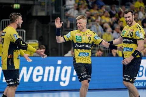 v.li.: Jannik Kohlbacher (RNL, 80), Gudjon Valur Sigurdsson (RNL, 9), Gedeon Guardiola (RNL, 30), jubeln über ein Tor, Jubel, Torjubel, Torerfolg, celebrate the goal, goal, celebration, Jubel ueber das Tor, optimistisch, Spielszene, Highlight, Action, Aktion, 23.05.2019, Mannheim, Handball, DKB Bundesliga, Rhein-Neckar Löwen - FRISCH AUF! Göppingen