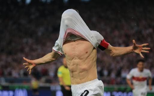 23.05.2019, Relegationspiel, 1. Bundesliga, VfB Stuttgart vs Union Berlin, Mercedes Benz Arena Stuttgart, Fussball, im Bild: Jubel zum 1:0 durch Christian Gentner (VFB Stuttgart) DFL REGULATIONS PROHIBIT ANY USE OF PHOTOGRAPHS AS IMAGE SEQUENCES AND OR QUASI- VIDEO copyright: Philippe Ruiz
