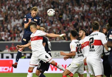 Sport Bilder des Tages TOR zum 2:2 Marvin Friedrich 1. FC Union Berlin per Kopf gegen Torwart Ron-Robert Zieler VfB Stuttgart VfB Stuttgart vs 1. FC Union Berlin Relegation Hinspiel 23.05.2019 DFL REGULATIONS PROHIBIT ANY USE OF PHOTOGRAPHS AS IMAGE SEQUENCES AND OR QUASI-VIDEO VfB Stuttgart vs 1. FC Union Berlin