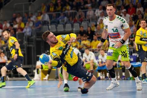 Rhein-Neckar-Loewen - Goeppingen Mannheim, Deutschland 23. Mai 2019 Handball Bundesliga; 31. Spieltag, in der SAP-Arena. v. li. im Zweikampf Jannik Kohlbacher (Loewen) und Jacob Bagersted (Goeppingen)