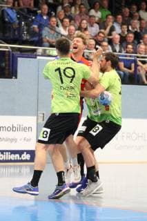 Lars Friedrich (HBW Balingen-Weilstetten 10) gegen Yannick Draeger (TV Emsdetten 19)(vorne) und Korn Smits (TV Emsdetten 23)(rechts) , TV Emsdetten vs HBW Balingen-Weilstetten, Handball, 2. Bundesliga, 24.05.2019, TV Emsdetten vs HBW Balingen-Weilstetten, Handball, 2. Bundesliga, 24.05.2019 Emsdetten Copyright: xEIBNER JanxStrohdiekx EP_JSK