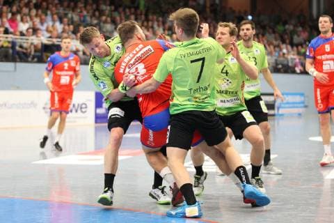 Marcel Niemeyer (HBW Balingen-Weilstetten 3) gestoppt von Andre Kropp (TV Emsdetten 31)(links) und Yannick Terhaer (TV Emsdetten 7)(rechts) , TV Emsdetten vs HBW Balingen-Weilstetten, Handball, 2. Bundesliga, 24.05.2019, TV Emsdetten vs HBW Balingen-Weilstetten, Handball, 2. Bundesliga, 24.05.2019 Emsdetten Copyright: xEIBNER JanxStrohdiekx EP_JSK