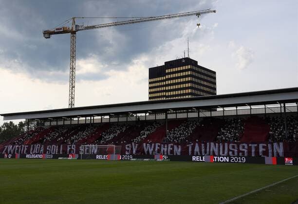 Fußball, Stadiongeschichte SV Wehen Wiesbaden 24.05.2019 Wiesbaden, Brita Arena Saison 2018 2019, 2. Bundesliga, Relegation SV Wehen Wiesbaden gegen FC Ingolstadt Die Fans erinnern an den Anfang von Wehen Wiesbaden - Wehen Taunusstein und möchten in die zweite Liega emspor, DFL regulations prohibit any use of photographs as image sequences and or quasi-video