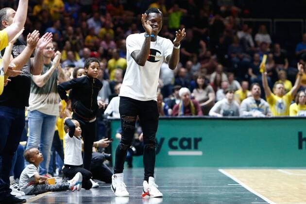 24.05.2019, xtgx, Basketball easycredit Bundesliga Playoffs, Basketball Loewen Braunschweig - FC Bayern Muenchen emspor, v.l. Dennis Schroeder (Oklahoma, NBA, Basketball Herren, USA Jubel, Freude, jubelt Volkswagenhalle