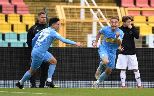 Fussball, Herren, Saison 2018 2019, Finale im Berliner AOK-Landespokal, Tennis Borussia - FC Viktoria 1889 Berlin, Timur Gayret (FC Viktoria 89 Berlin), Rafael Brand (FC Viktoria 89 Berlin), Jubel nach Tor zum 1:0, 25.05. 2019, Copyright: xMatthiasxKochx