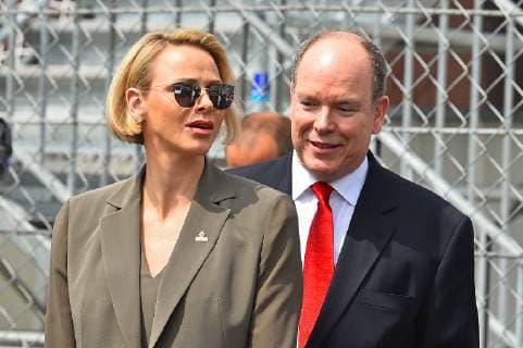 25.05.2019, xekx, Formel 1 FIA, 2019 Monaco Grand Prix - Qualifying emspor, v.l. v.l. Charlene von Monaco und Albert II., Prinz von Monaco beim Formel 1 Grand Prix in Monaco (DFL DFB REGULATIONS PROHIBIT ANY USE OF PHOTOGRAPHS as IMAGE SEQUENCES and or QUASI-VIDEO) Monte Carlo