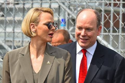 25.05.2019, xekx, Formel 1 FIA, 2019 Monaco Grand Prix - Qualifying emspor, v.l. v.l. Charlene von Monaco und Albert II., Prinz von Monaco beim Formel 1 Grand Prix in Monaco (DFL DFB REGULATIONS PROHIBIT ANY USE OF PHOTOGRAPHS as IMAGE SEQUENCES and or QUASI-VIDEO) Monte Carlo