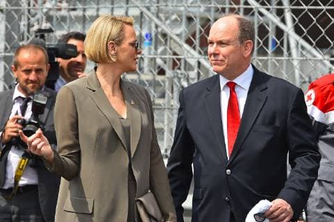 25.05.2019, xekx, Formel 1 FIA, 2019 Monaco Grand Prix - Qualifying emspor, v.l. v.l. Charlene von Monaco und Albert II., Prinz von Monaco beim Formel 1 Grand Prix in Monaco (DFL DFB REGULATIONS PROHIBIT ANY USE OF PHOTOGRAPHS as IMAGE SEQUENCES and or QUASI-VIDEO) Monte Carlo