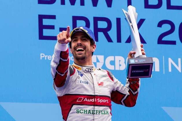 Sport Themen der Woche KW21 Sport Bilder des Tages 25.05.2019, xfrx, FIA Formel E, Großer Preis von Berlin 2019 emspor, v.l. Lucas di Grassi (Audi Audi Abt Schaeffler) (DFL DFB REGULATIONS PROHIBIT ANY USE OF PHOTOGRAPHS as IMAGE SEQUENCES and or QUASI-VIDEO) Berlin *** 25 05 2019, xfrx, FIA Formula E, Berlin Grand Prix 2019 emspor, v l Lucas di Grassi Audi Sport Audi Abt Schaeffler DFL DFB REGULATIONS PROHIBIT ANY USE OF PHOTOGRAPHS as IMAGE SEQUENCES and or QUASI VIDEO Berlin