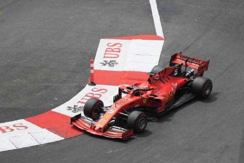 Sebastian Vettel, Ferrari, in der Ste Devote-Kurve, Formel 1 Grand Prix im Fürstentum Monaco, Cote d Azur, Mittelmeer