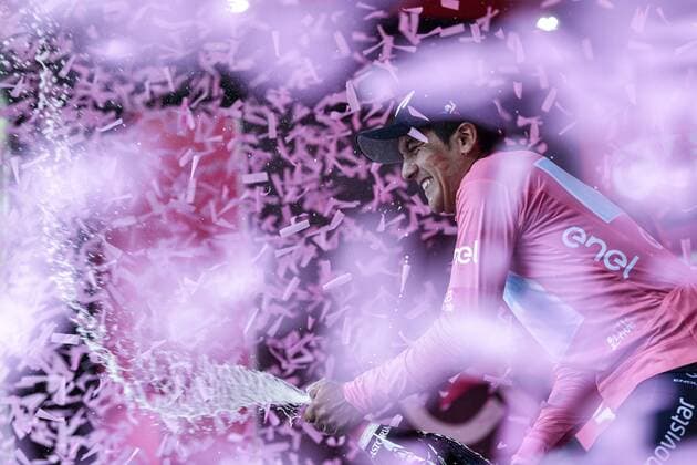 Sport Themen der Woche KW21 Sport Bilder des Tages Giro d`Italia, 14. Etappe Photo Marco Alpozzi - LaPresse May 25, 2019 Saint-Vincent (Italy) Cycling Giro d Italia 2019 - 102th edition - stage 14 From Saint-Vincent to Courmayeur (Skyway Monte Bianco) In the pic: CARAPAZ Richard (ECU)(MOVISTAR TEAM)  Copyright: xMarcoxAlpozzi LaPressex