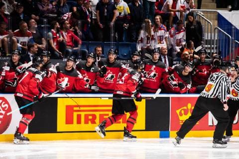 Eishockey, WM, Halbfinale, Kanada - Tschechien 190525 Sean Couturier and Darnell Nurse celebrate with teammates after 2-0 during the 2019 IIHF Ice hockey, Eishockey World Championship, WM, Weltmeisterschaft semifinal game between Canada and Czech Republic on May 25, 2019 in Bratislava. Photo: Joel Marklund BILDBYRAN kod JM 87960 Copyright: JOELxMARKLUND BB190525JM053