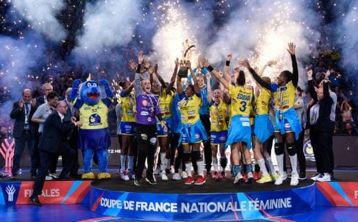 Joie des joueurs de l equipe Metz - trophee HANDBALL : Brest Bretagne HB vs Metz HB - Coupe de France - 25 05 2019 FedericoPestellini Panoramic 