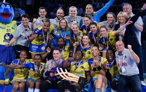 Joie des joueurs de l equipe Metz - trophee HANDBALL : Brest Bretagne HB vs Metz HB - Coupe de France - 25 05 2019 FedericoPestellini Panoramic 