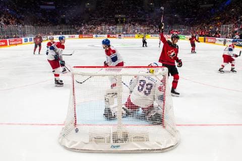 190525 Kyle Turris of Canada celebrates after scoring 4-0 during the 2019 IIHF Ice hockey, Eishockey World Championship, WM, Weltmeisterschaft semifinal game between Canada and Czech Republic on May 25, 2019 in Bratislava. Photo: Joel Marklund BILDBYRAN kod JM 87960 Copyright: JOELxMARKLUND BB190525JM082
