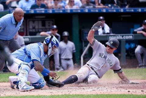 Sport Bilder des Tages May 25, 2019: New York Yankees outfielder Brett Gardner (11) slides in safely before Kansas City Royals catcher Mart™n Maldonado (16) can apply the tag during the first game of a double header in the American League game between the New York Yankees and the Kansas City Royals held at Kaufmann Stadium in Kansas City, MO CSM MLB, Baseball Herren, USA 2019: Yankees vs Royals May 25 - ZUMAc04_ 20190525_zaf_c04_062 Copyright: xRichardxUlreichx