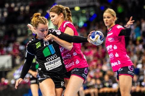 TuS Metzingen - SV Union Halle-Neustadt Heimburg, Swantje (SV Union Halle-Neustadt 13) Kovacs, Patricia (TuS Metzingen 9) beim Spiel des DHB-Pokal Olymp FINAL4 TuS Metzingen vs. SV Union Halle-Neustadt. Stuttgart. 26.05.19 Handball DHB-Pokal , Stuttgart Baden Wuerttemberg Deutschland Porsche Arena