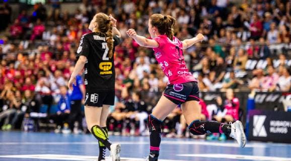 TuS Metzingen - SV Union Halle-Neustadt Jubel nach Tor - Vollebregt, Kelly (TuS Metzingen 31) beim Spiel des DHB-Pokal Olymp FINAL4 TuS Metzingen vs. SV Union Halle-Neustadt. Stuttgart. 26.05.19 Handball DHB-Pokal , Stuttgart Baden Wuerttemberg Deutschland Porsche Arena