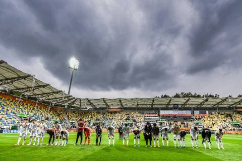 the players of Japan thank the supporters by making a bow to them during the FIFA U-20 World Cup Poland 2019 group B match between Mexico U20 and Japan U20 at Gdynia Stadium on May 26, 2019 in Gdynia, Poland FIFA U-20 World Cup Poland 2019 2018 2019 xVIxVIxImagesx xGerritxvanxKeulenxIVx 14570883
