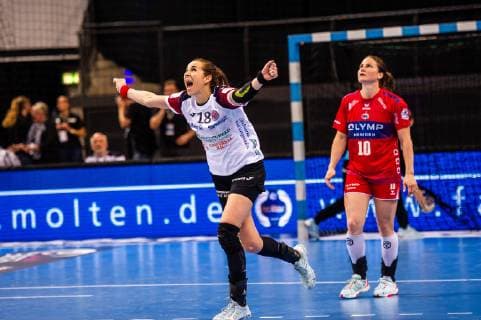 Thueringer HC - SG BBM Bietigheim Jubel - Luzumova, Iveta (Thueringer HC 18) dahinter Loerper, Anna (SG BBM Bietigheim 10) beim Spiel des DHB-Pokal Olymp FINAL4 Thueringer HC - SG BBM Bietigheim. Stuttgart. 26.05.19 Handball DHB-Pokal , Stuttgart Baden Wuerttemberg Deutschland Porsche Arena