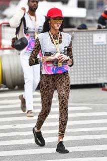26.05.2019, xekx, Formel 1 FIA, 2019 Monaco Grand Prix - Rennen emspor, v.l. Winnie Harlow, Kanadisches Model (DFL DFB REGULATIONS PROHIBIT ANY USE OF PHOTOGRAPHS as IMAGE SEQUENCES and or QUASI-VIDEO) Monte Carlo