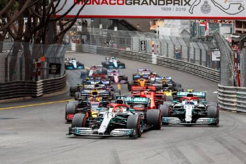 Start des Rennens, Hamilton bleibt vorne, Grosser Preis von Monaco 2019, Motorsport, Formel 1, 26.05.2019, Grosser Preis von Monaco 2019, Motorsport, Formel 1, 26.05.2019 Copyright: xEIBNER AlexanderxNeisx EP_ANS