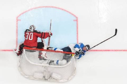 Eishockey WM, Finale, Kanada - Finnland 190526 Goaltender Matt Murray of Canada and Jere Sallinen of Finland during the 2019 IIHF Ice hockey, Eishockey World Championship, WM, Weltmeisterschaft gold medal game between Canada and Finland on May 26, 2019 in Bratislava. Photo: Joel Marklund BILDBYRAN kod JM 87962 Copyright: JOELxMARKLUND BB190526JM057
