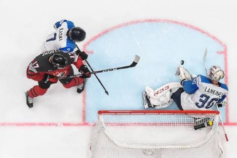 Eishockey WM, Finale, Kanada - Finnland 190526 Dylan Strome of Canada against Oliwer Kaski and goaltender Kevin Lankinen of Finland during the 2019 IIHF Ice hockey, Eishockey World Championship, WM, Weltmeisterschaft gold medal game between Canada and Finland on May 26, 2019 in Bratislava. Photo: Joel Marklund BILDBYRAN kod JM 87962 Copyright: JOELxMARKLUND BB190526JM077