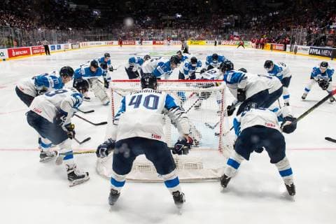190526 Players of Finland gathers ahead of the 2019 IIHF Ice hockey, Eishockey World Championship, WM, Weltmeisterschaft gold medal game between Canada and Finland on May 26, 2019 in Bratislava. Photo: Joel Marklund BILDBYRAN kod JM 87962 Copyright: JOELxMARKLUND BB190526JM079