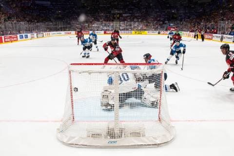 190526 Shea Theodore of Canada scores 1-0 behind goaltender Kevin Lankinen of Finland during the 2019 IIHF Ice hockey, Eishockey World Championship, WM, Weltmeisterschaft gold medal game between Canada and Finland on May 26, 2019 in Bratislava. Photo: Joel Marklund BILDBYRAN kod JM 87962 Copyright: JOELxMARKLUND BB190526JM080