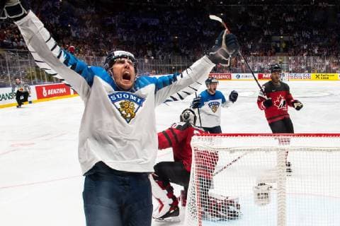 Sport Bilder des Tages 190526 Marko Anttila of Finland celebrates after scoring 1-1 during the 2019 IIHF Ice hockey, Eishockey World Championship, WM, Weltmeisterschaft gold medal game between Canada and Finland on May 26, 2019 in Bratislava. Photo: Joel Marklund BILDBYRAN kod JM 87962 Copyright: JOELxMARKLUND BB190526JM082