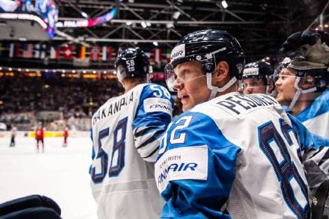 Eishockey WM, Finale, Finnland ist Weltmeister Eishockey WM, Finale, Kanada - Finnland 190526 Harri Pesonen of Finland celebrate after 1-3 during the 2019 IIHF Ice hockey, Eishockey World Championship, WM, Weltmeisterschaft gold medal game between Canada and Finland on May 26, 2019 in Bratislava. Photo: Joel Marklund BILDBYRAN kod JM 87962 Copyright: JOELxMARKLUND BB190526JM100