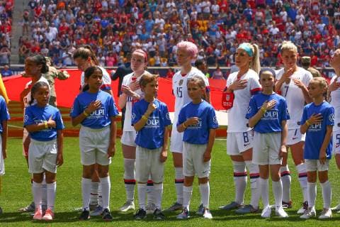 HARRISON, NJ - MAY 26: United States of America midfielder Megan Rapinoe (15) and teammates during the National Anthem prior to the 1st half of the International Friendly, Länderspiel, Nationalmannschaft match the U.S. Women s national team, Nationalteam and Mexico as part of the Send Off Series prior to the FIFA Women s World Cup at Red Bull Arena on May 26 2019 in Harrison, NJ, USA. (Photo by Rich Graessle Icon Sportswire) SOCCER: MAY 26 Women s - USA v Mexico Icon1905261392